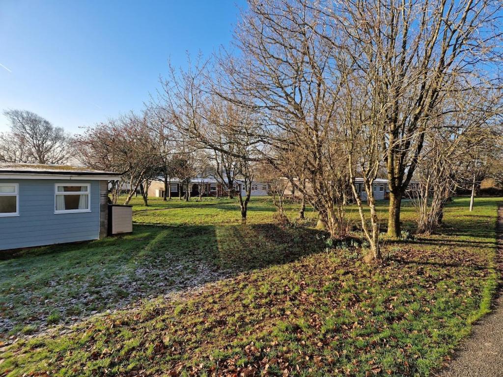 Caldon Holiday Chalet Sleeps 4 In Dartmouth Wifi Electric Inc Pet Friendly Exterior photo